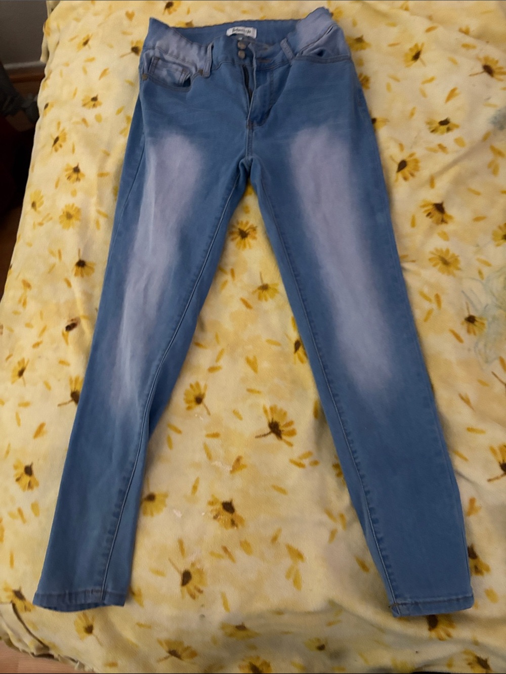 & Other Stories Light Wash Skinny Jeans